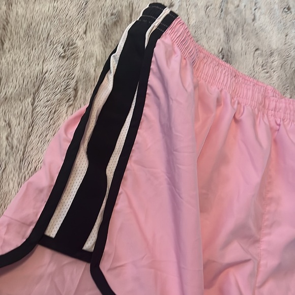 Nike dri fit baby pink shorts - Picture 5 of 8